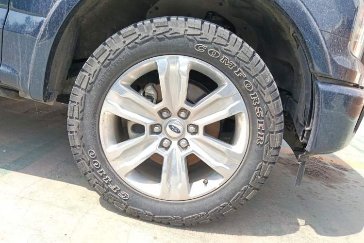 Used Ford F-150 Raptor  Right Front Wheel Hub