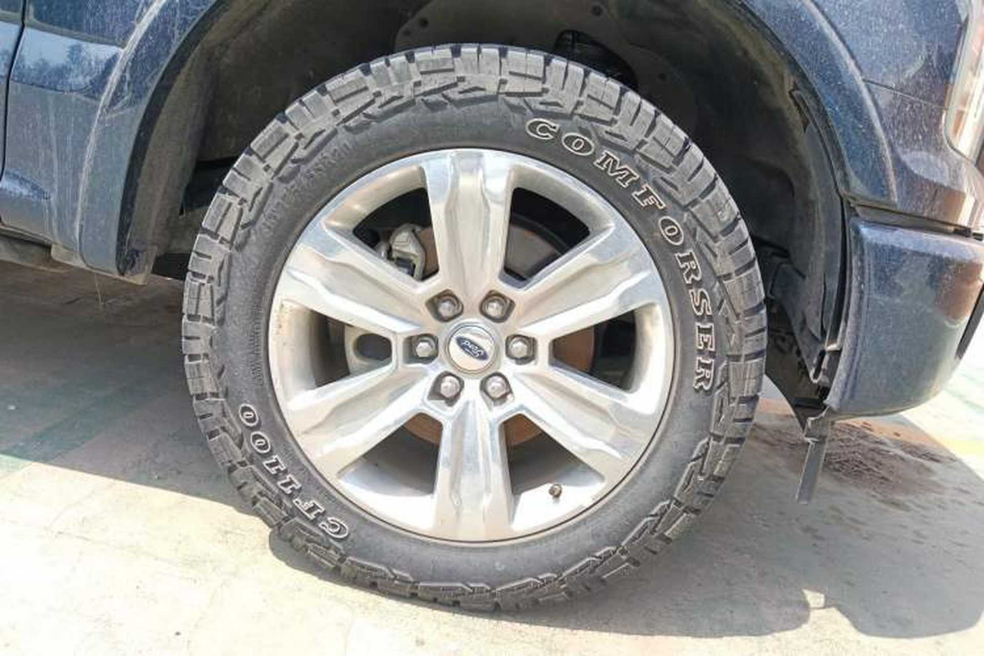 Used Ford F-150 Raptor  Right Front Wheel Hub