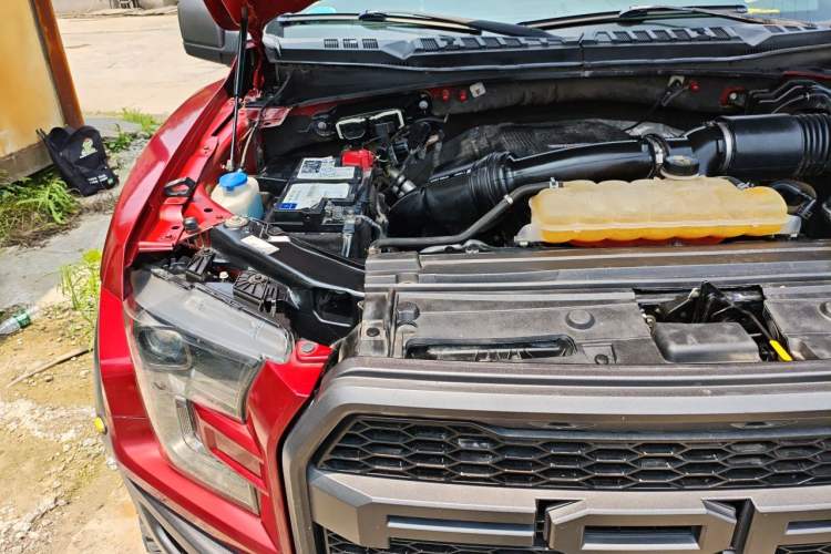Used Ford F-150 Raptor 2017 3.5T Raptor Performance Enhanced Edition Engine Bay Right