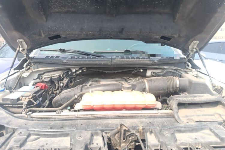 Used Ford F-150 Raptor  Engine Bay