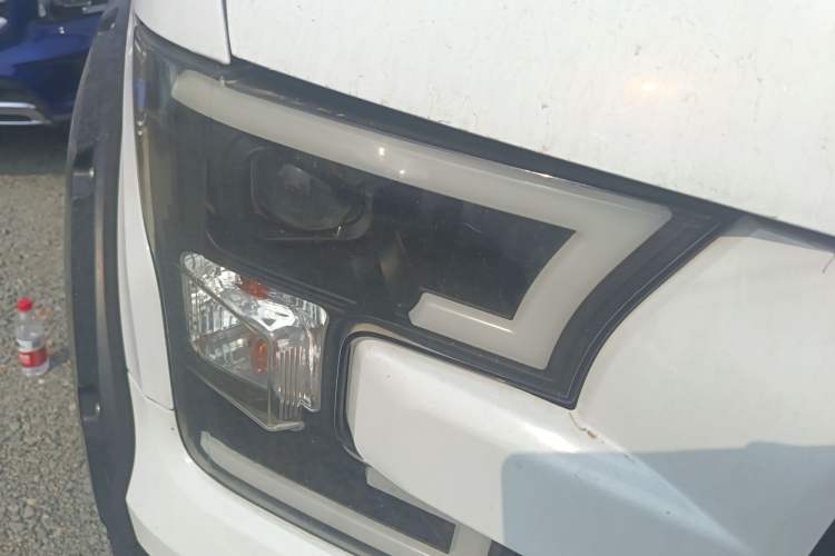 Used Ford F-150 Raptor  Right Front Headlight