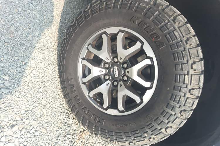 Used Ford F-150 Raptor  Right Front Wheel Hub