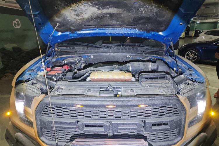 Used Ford F-150 Raptor 2017 3.5T Raptor Performance Enhanced Edition Engine Bay