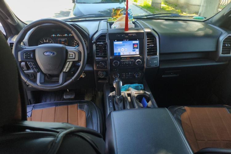 Used Ford F-150 Raptor  Center Console