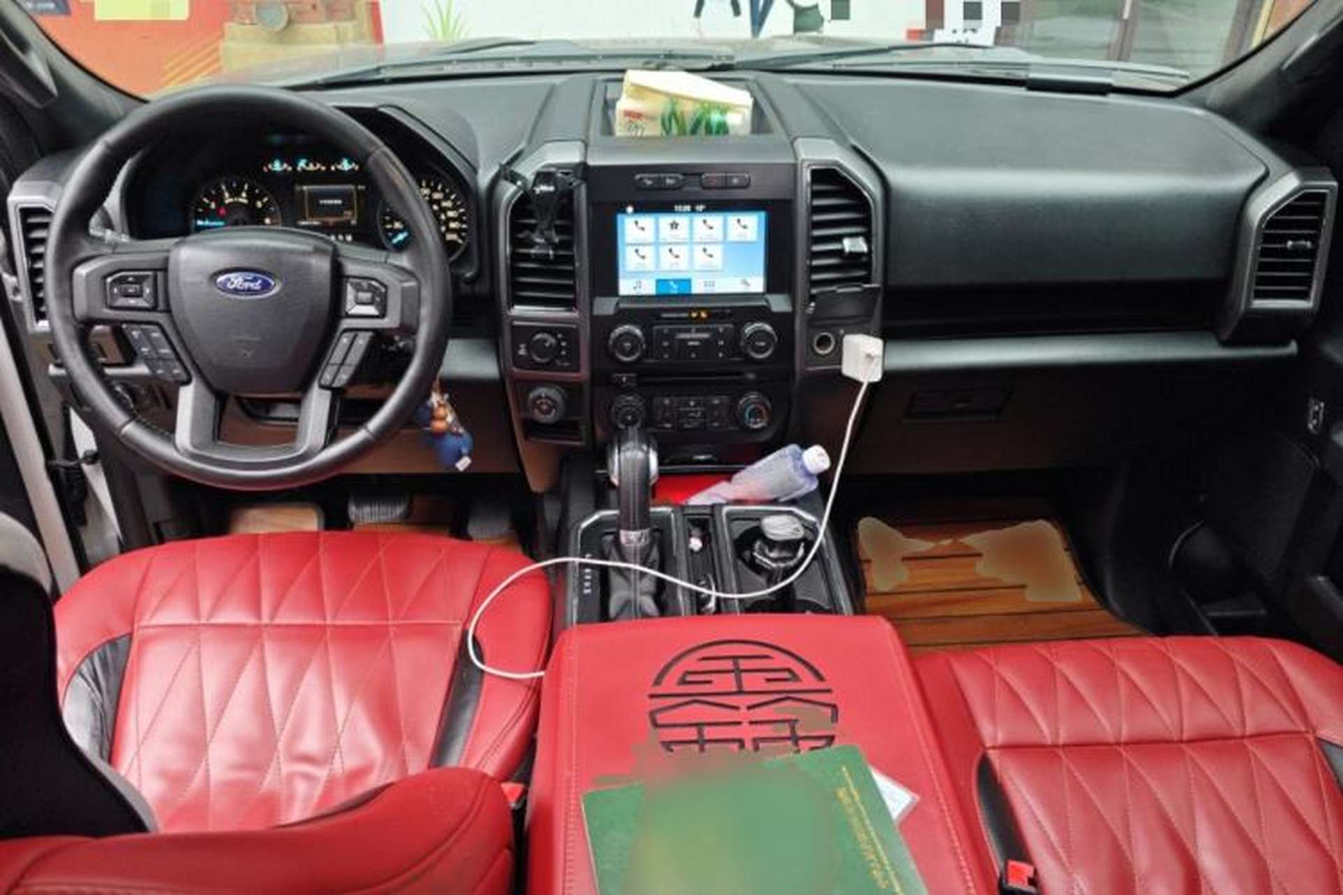 Used Ford F-150 Raptor  Center Console