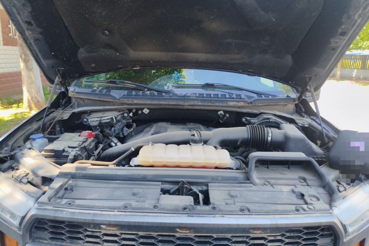 Used Ford F-150 Raptor  Engine Bay