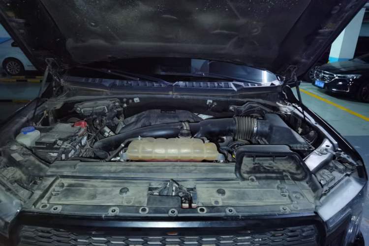 Used Ford F-150 Raptor  Engine Bay