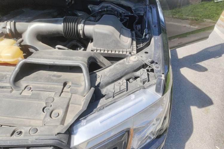 Used Ford F-150 Raptor 2018 3.5T Raptor Performance Edition Engine Bay Left