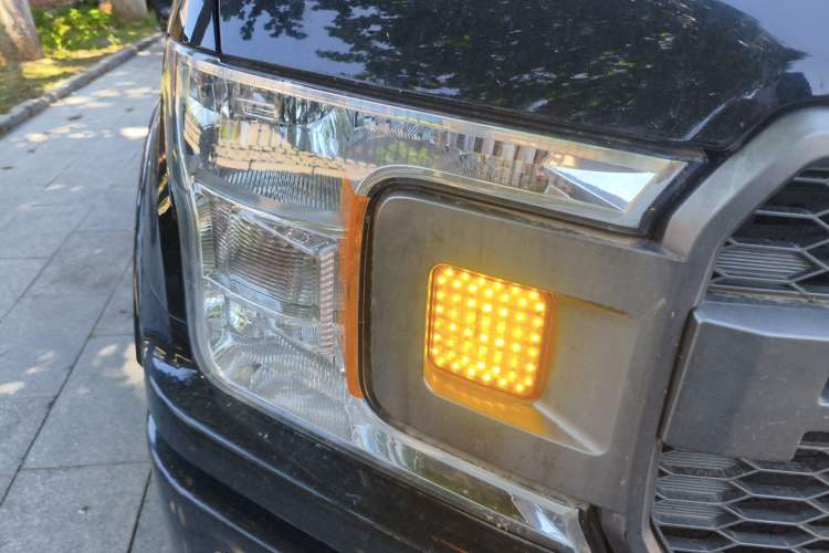Used Ford F-150 Raptor  Right Front Headlight