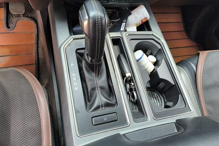 Used Ford F-150 Raptor 2018 3.5T Raptor Performance Enhanced Edition Gear Lever