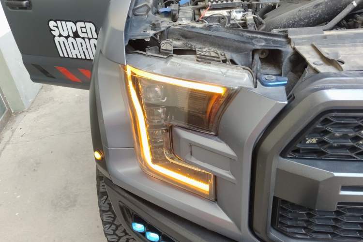Used Ford F-150 Raptor 2018 3.5T Raptor Performance Enhanced Edition Right Front Headlight
