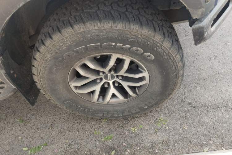 Used Ford F-150 Raptor 2018 3.5T Raptor Performance Edition Right Front Wheel Hub