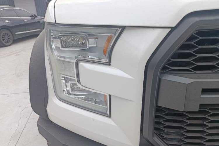 Used Ford F-150 Raptor  Right Front Headlight