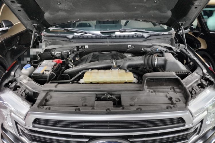Used Ford F-150 Raptor 2019 3.5T LTD Engine Bay