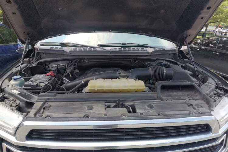 Used Ford F-150 Raptor 2019 3.5T LTD Engine Bay