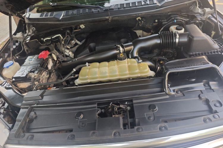 Used Ford F-150 Raptor 2019 3.5T LTD Engine Bay