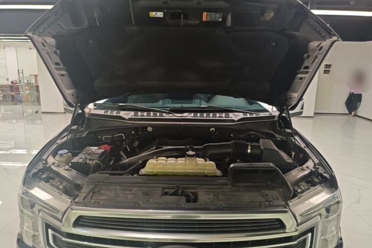 Used Ford F-150 Raptor 2019 3.5T LTD Engine Bay