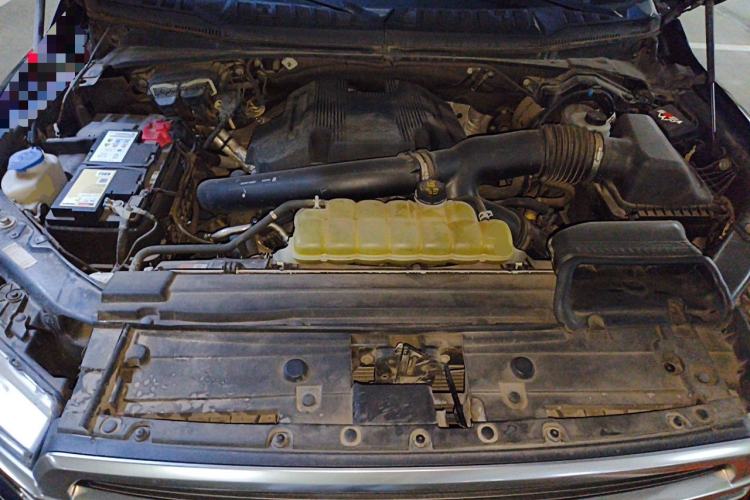 Used Ford F-150 Raptor 2019 3.5T LTD Engine Bay