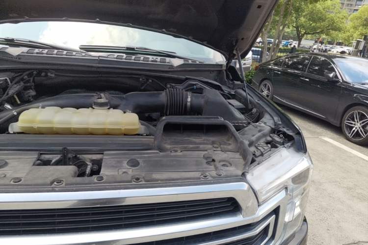 Used Ford F-150 Raptor 2019 3.5T LTD Engine Bay Left