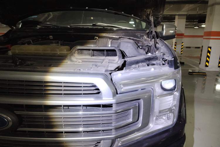 Used Ford F-150 Raptor 2019 3.5T LTD Engine Bay Left