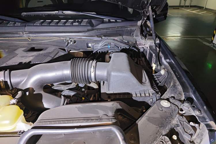 Used Ford F-150 Raptor 2019 3.5T LTD Engine Bay Left