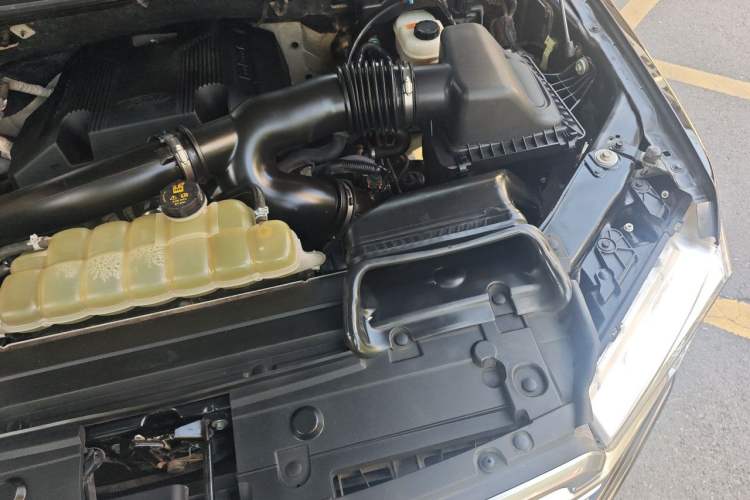 Used Ford F-150 Raptor 2019 3.5T LTD Engine Bay Left
