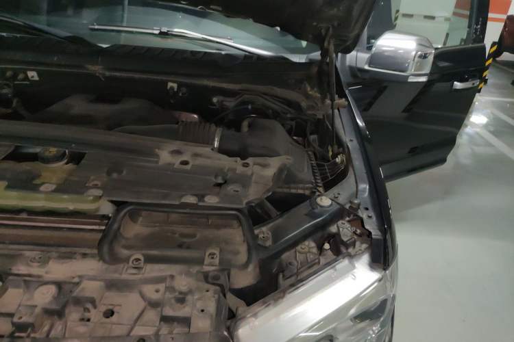 Used Ford F-150 Raptor 2019 3.5T LTD Engine Bay Left