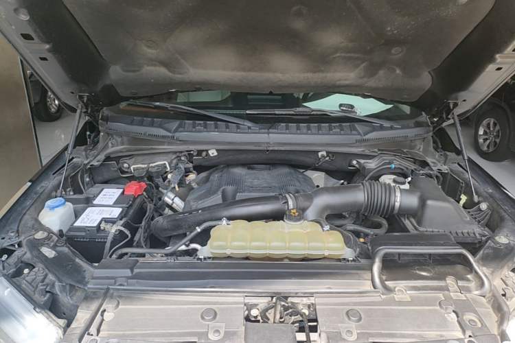 Used Ford F-150 Raptor 2019 3.5T LTD Engine Bay