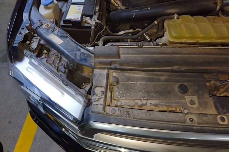 Used Ford F-150 Raptor 2019 3.5T LTD Engine Bay Right