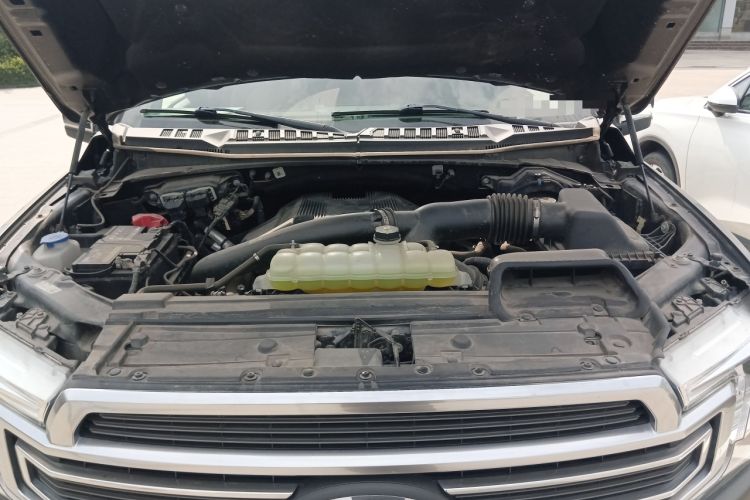 Used Ford F-150 Raptor 2019 3.5T LTD Engine Bay