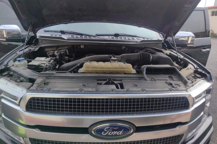 Used Ford F-150 Raptor 2019 3.5T LTD Engine Bay