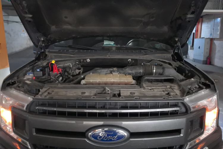 Used Ford F-150 Raptor 2019 3.5T LTD Engine Bay