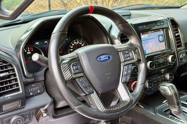 Used Ford F-150 Raptor 2019 3.5T Raptor Polar Blue Limited Edition Interior 14