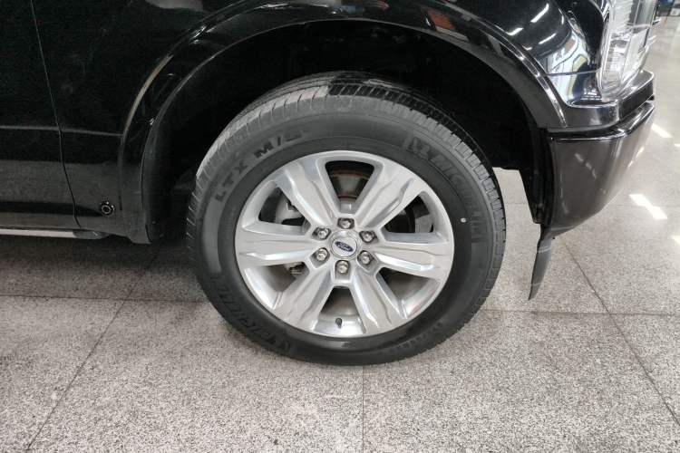 Used Ford F-150 Raptor 2019 3.5T LTD Right Front Wheel Hub