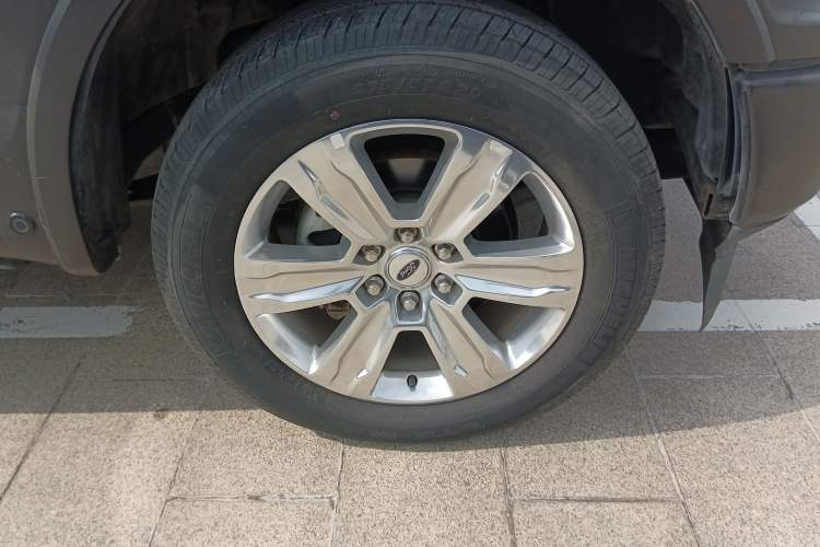 Used Ford F-150 Raptor 2019 3.5T LTD Right Front Wheel Hub