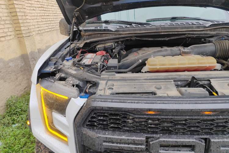 Used Ford F-150 Raptor  Engine Bay Right