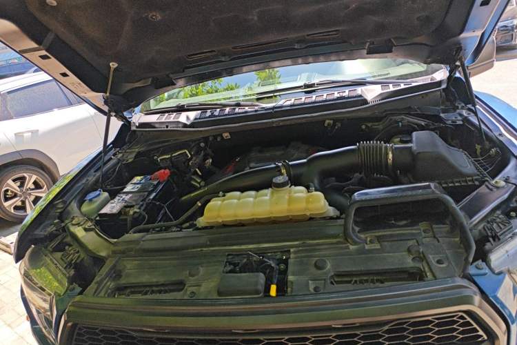 Used Ford F-150 Raptor 2019 3.5T Raptor Performance Enhanced Edition Engine Bay
