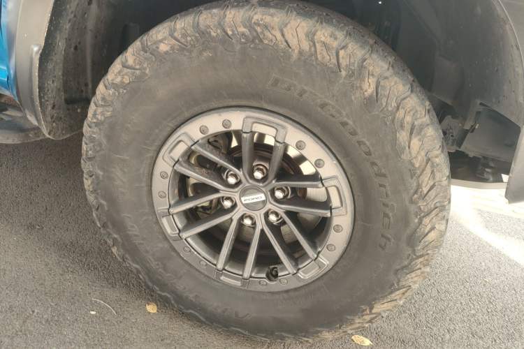 Used Ford F-150 Raptor 2019 3.5T Raptor Polar Blue Limited Edition Right Front Wheel Hub