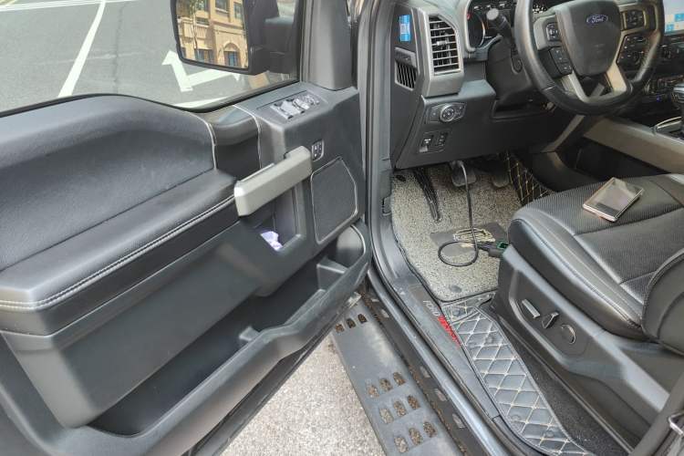 Used Ford F-150 Raptor 2019 3.5T Raptor Performance Enhanced Edition Interior 3