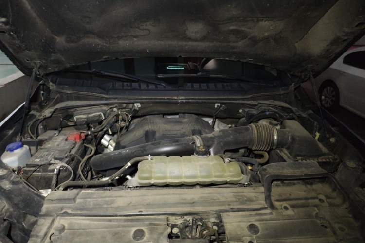 Used Ford F-150 Raptor  Engine Bay