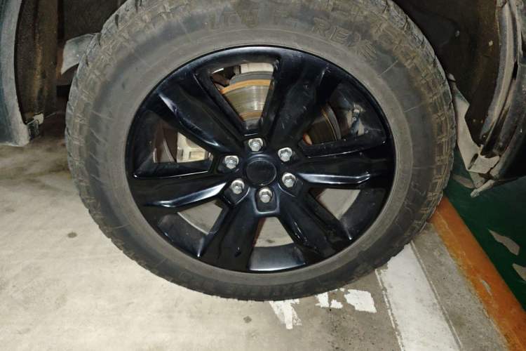 Used Ford F-150 Raptor  Right Front Wheel Hub