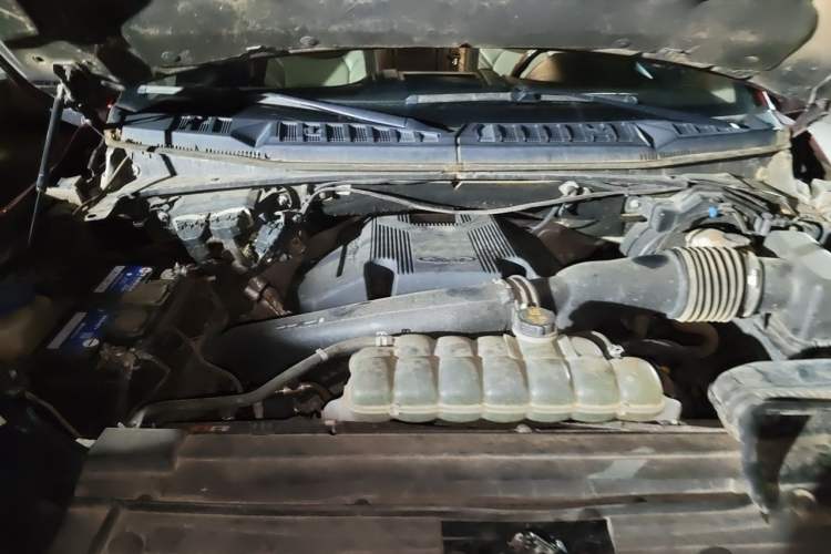 Used Ford F-150 Raptor 2019 3.5T LTD Engine Bay