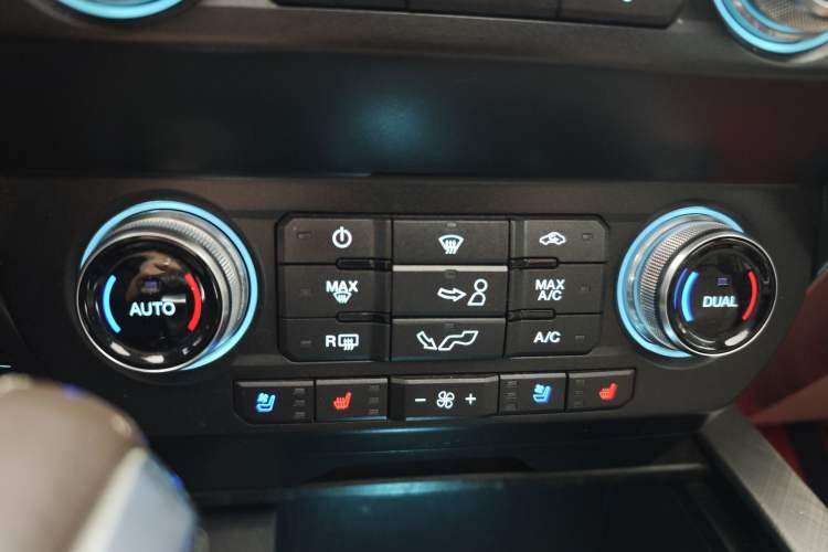 Used Ford F-150 Raptor 2019 3.5T LTD Interior 1