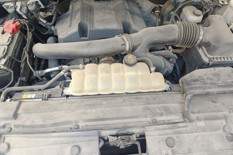 Used Ford F-150 Raptor  Engine Bay