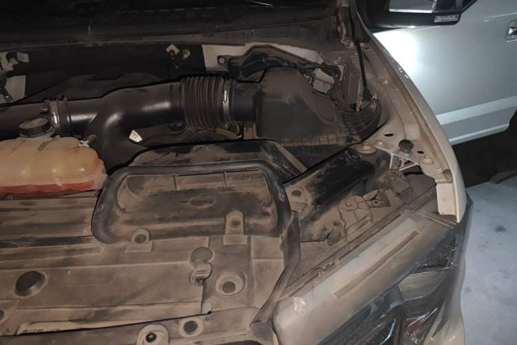 Used Ford F-150 Raptor  Engine Bay Left
