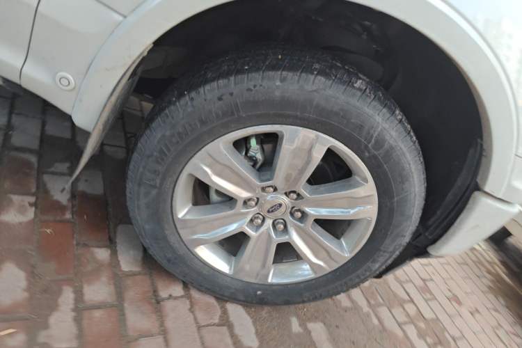 Used Ford F-150 Raptor 2019 3.5T LTD Right Front Wheel Hub