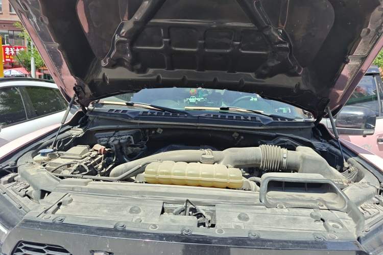 Used Ford F-150 Raptor  Engine Bay