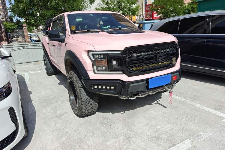 Used Ford F-150 Raptor  Front Right 45 Deg