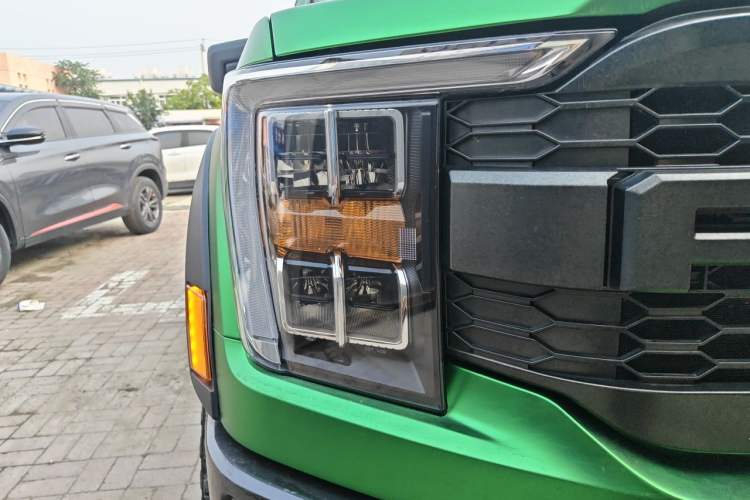 Used Ford F-150 Raptor  Right Front Headlight