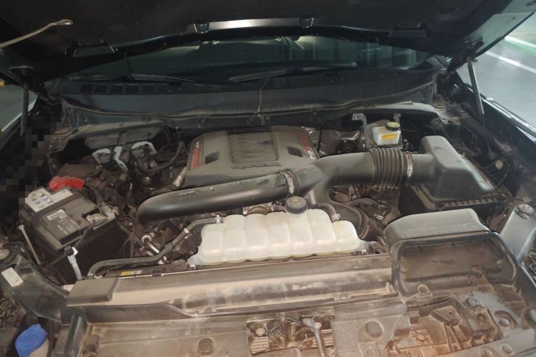 Used Ford F-150 Raptor 2022 3.5T Raptor Engine Bay